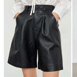 NWT J. ING Ellamae Black Leather Shorts size Small